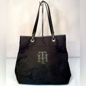 BLACK TOMMY HILFIGER TOTE BAG EUC